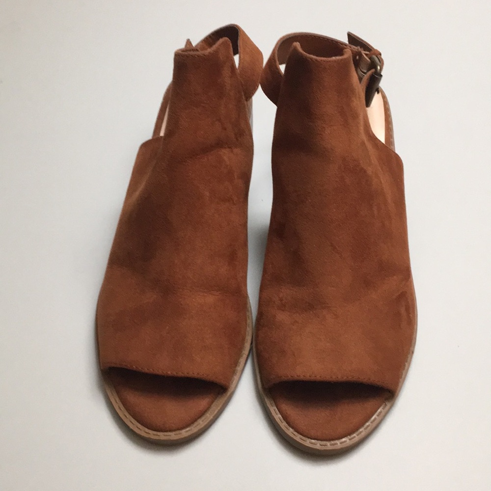 Rusty Suede  Booties  2” Stacked Heel  Sz 8